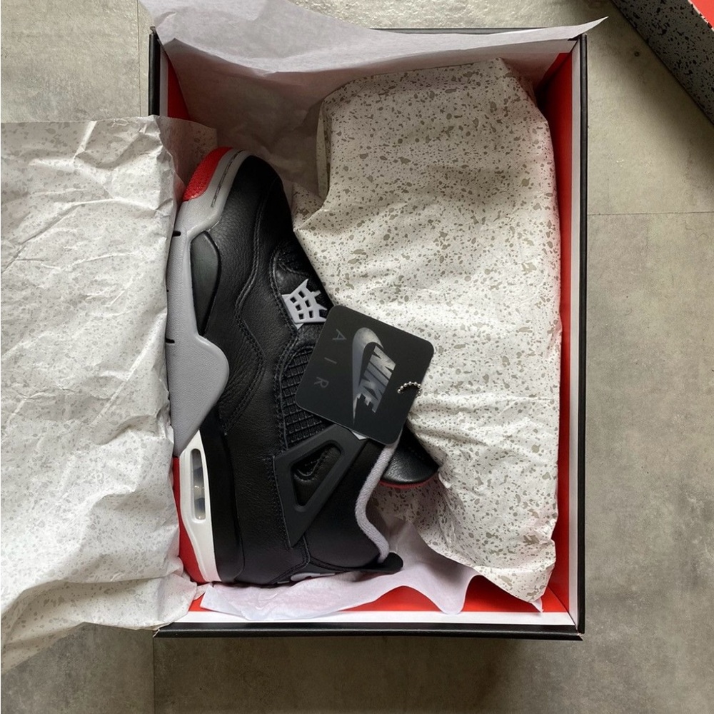 Men’s size 9.5 Nike Air Jordan 4 retro Bred reimagined black leather og vintage - Picture 6 of 9
